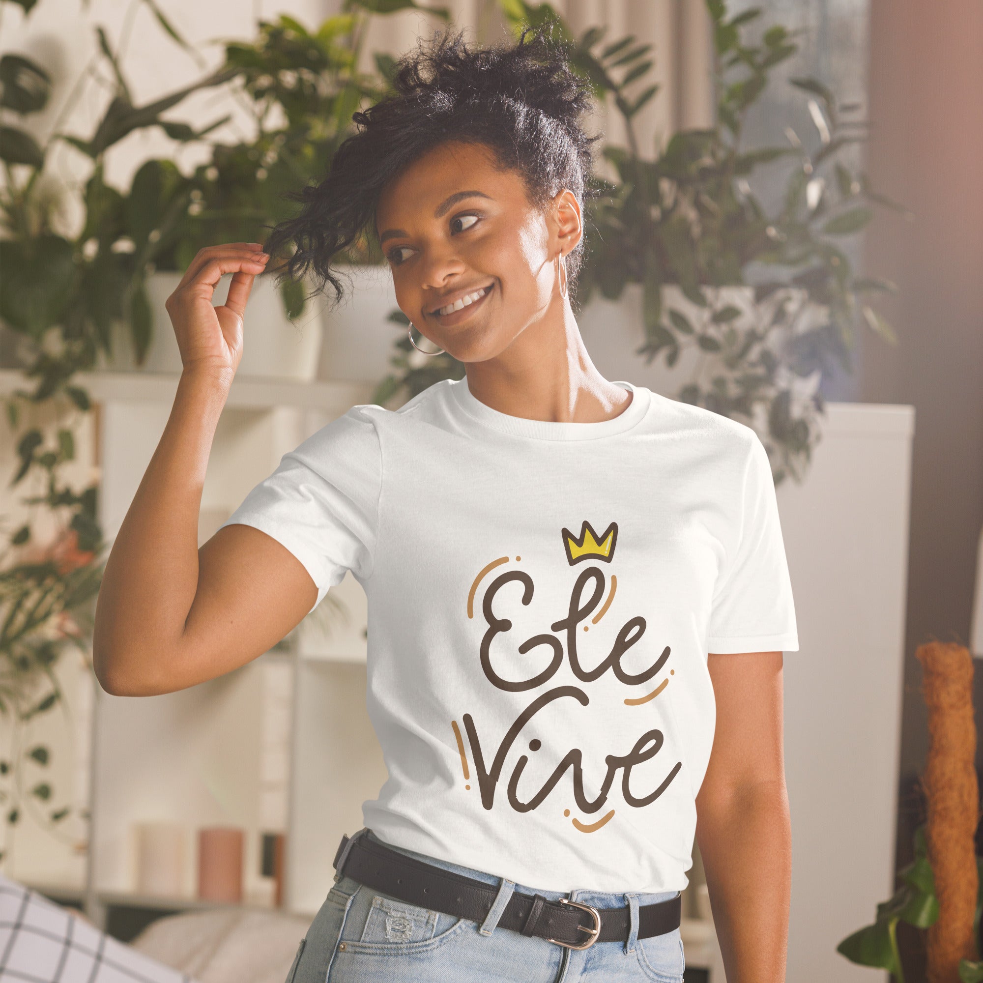 Camiseta feminina Ele vive